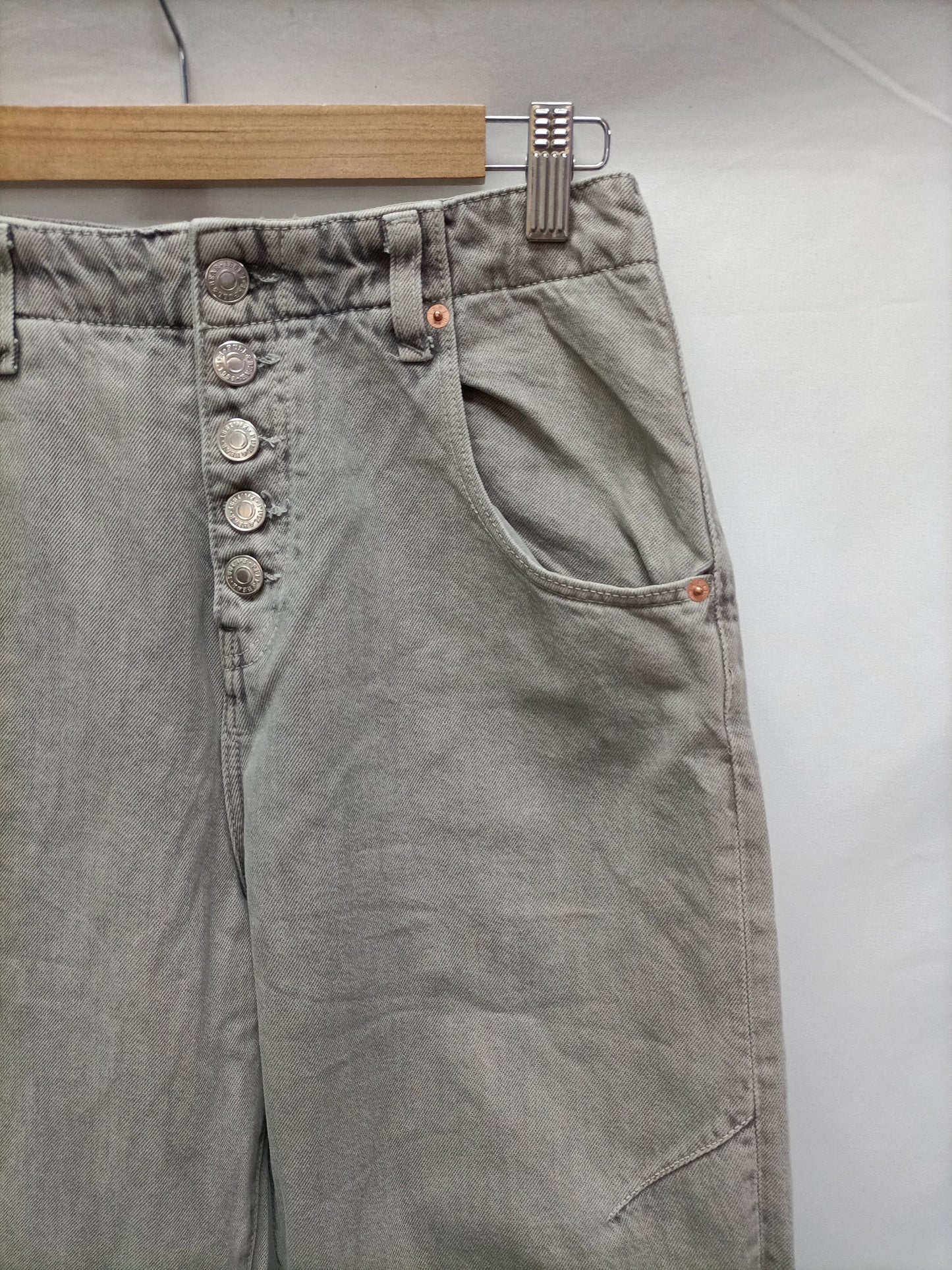 PULL&amp;BEAR. Straight-leg grey trousers, size 34
