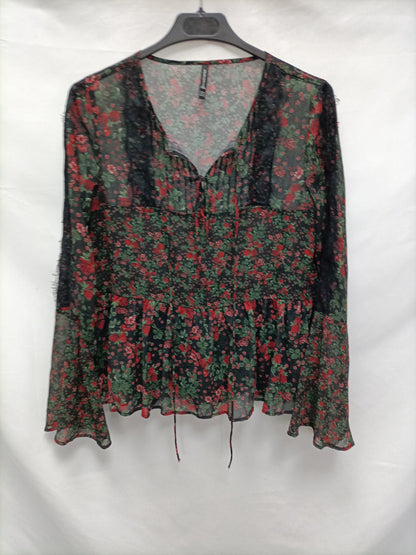STRADIVARIUS. Black floral blouse Tm