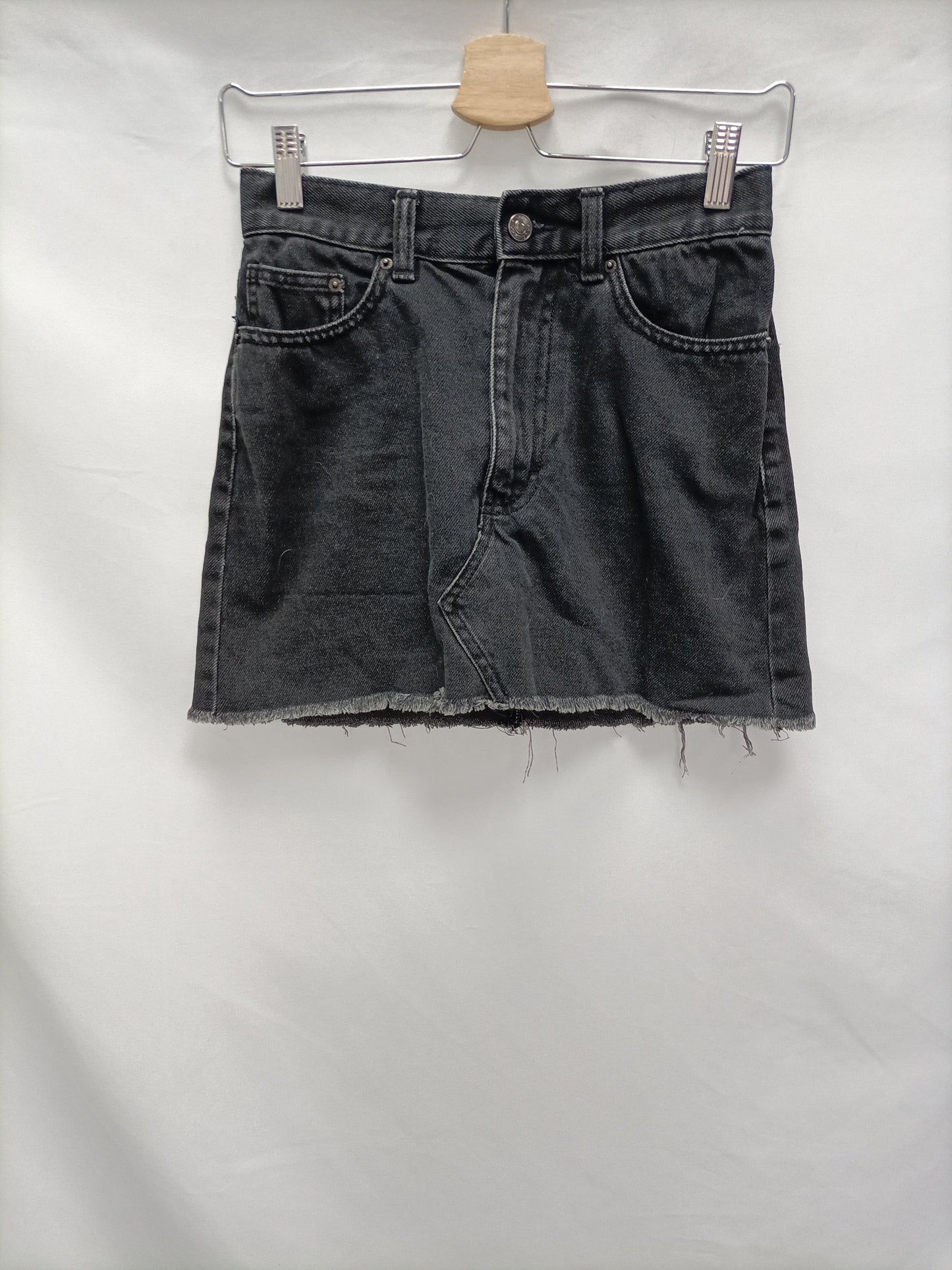 PULL&BEAR. Falda denim negra T.s