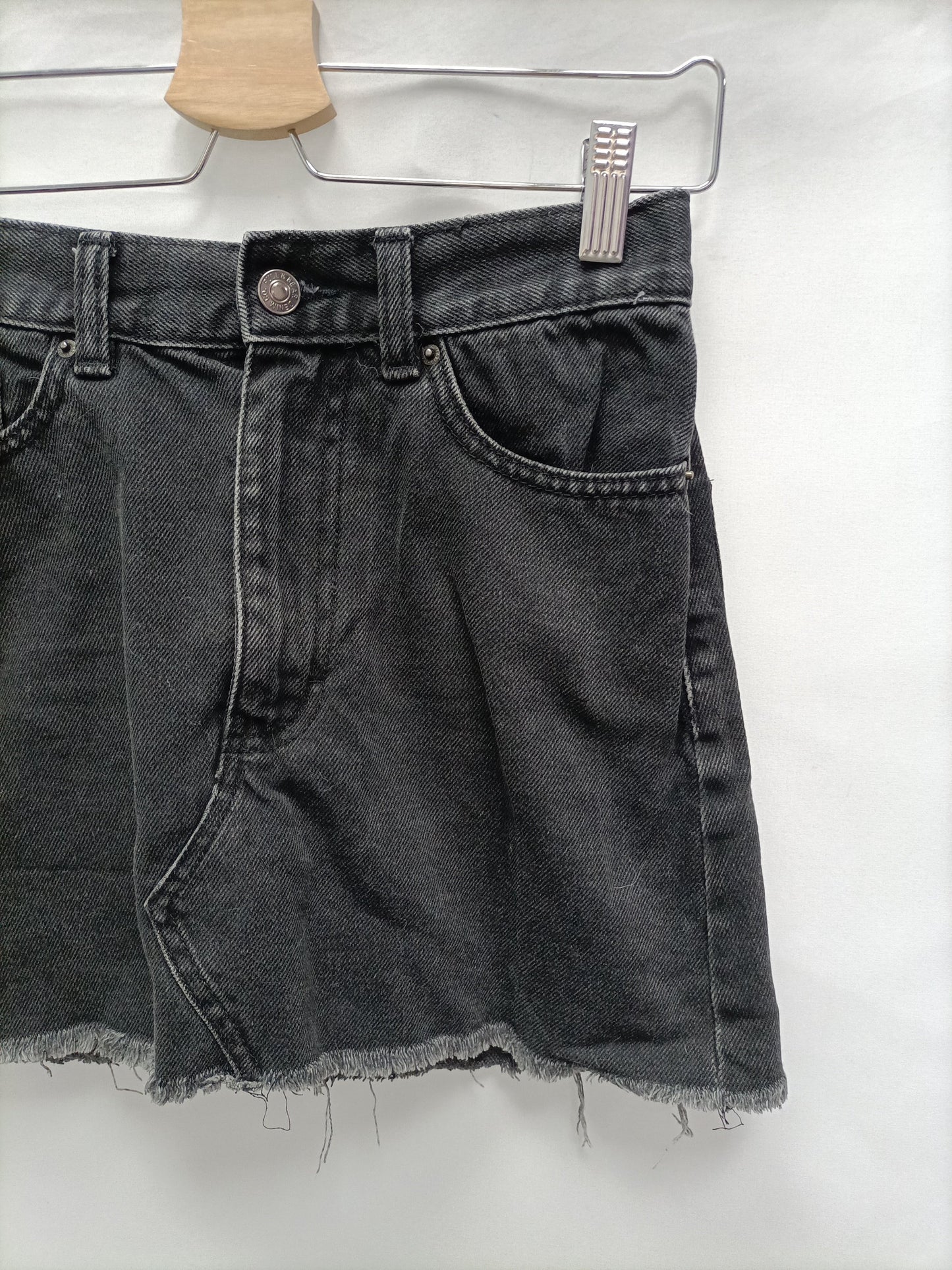 PULL&BEAR. Falda denim negra T.s