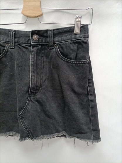 PULL&BEAR. Falda denim negra T.s