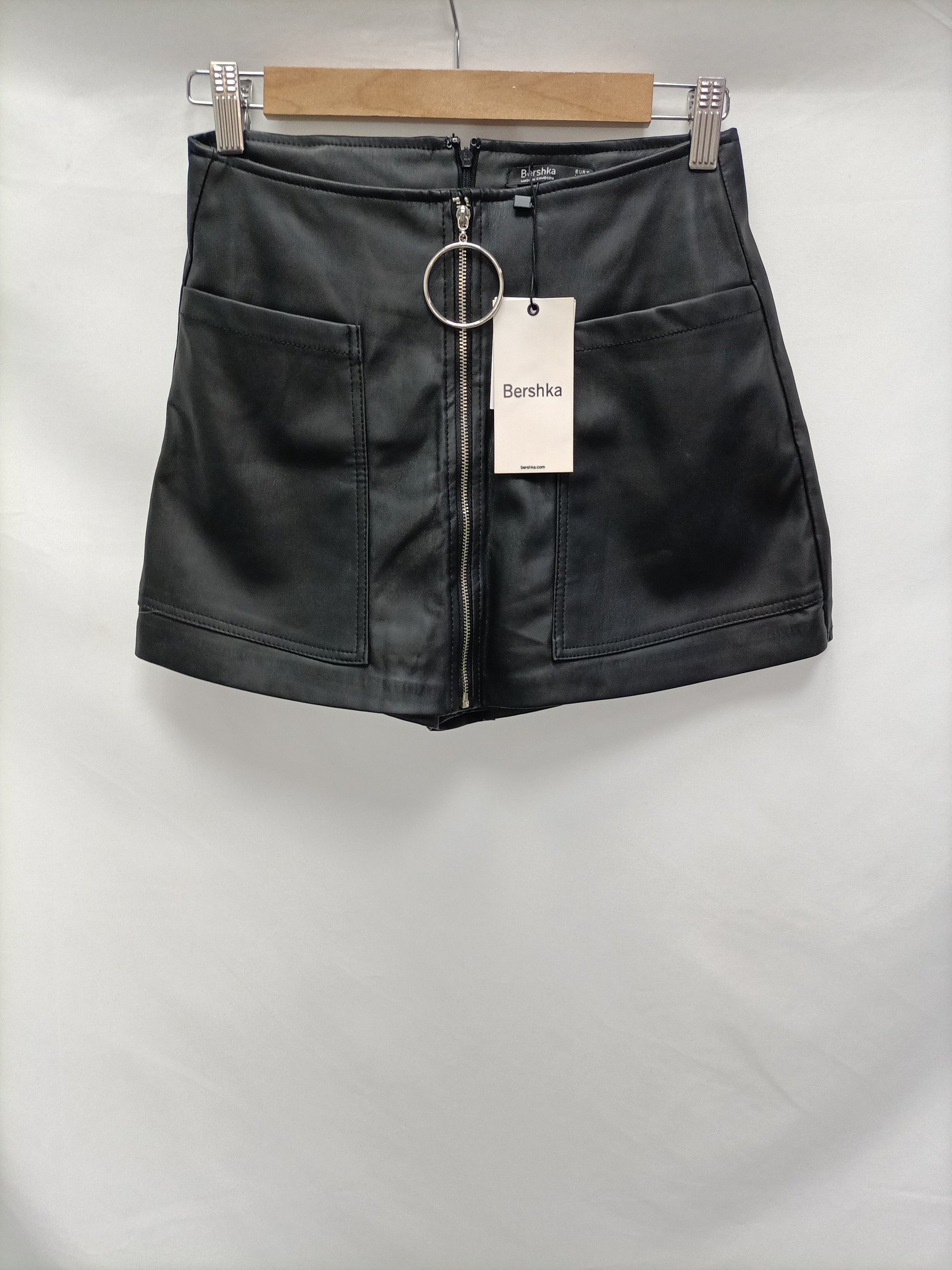 Efecto Piel Falda Negra Corta Bershka Falda Efecto Piel Bershka