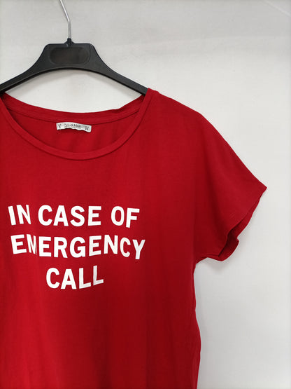 PULL&BEAR. Camiseta roja letras T.m