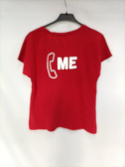 PULL&BEAR. Camiseta roja letras T.m
