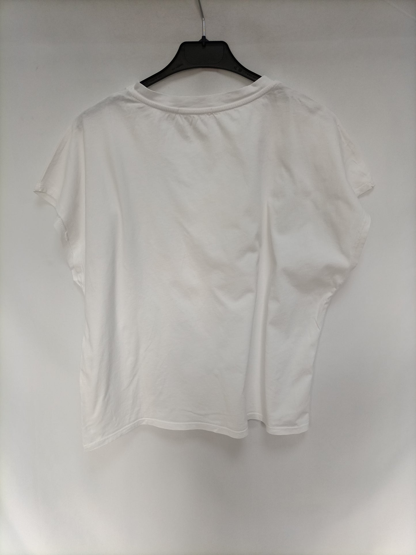 PULL&BEAR. Camiseta blanca abalorios T.s