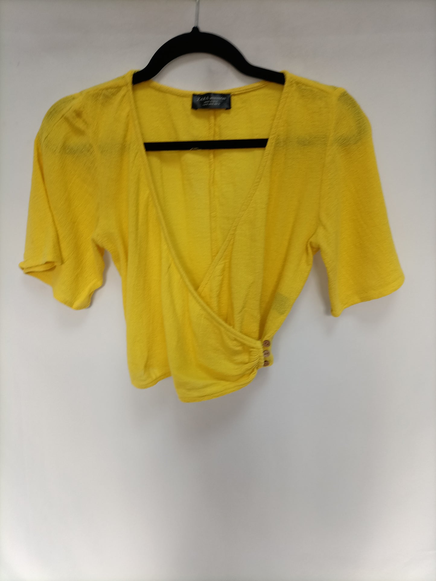 ZARA. Croptop amarillo T.xs