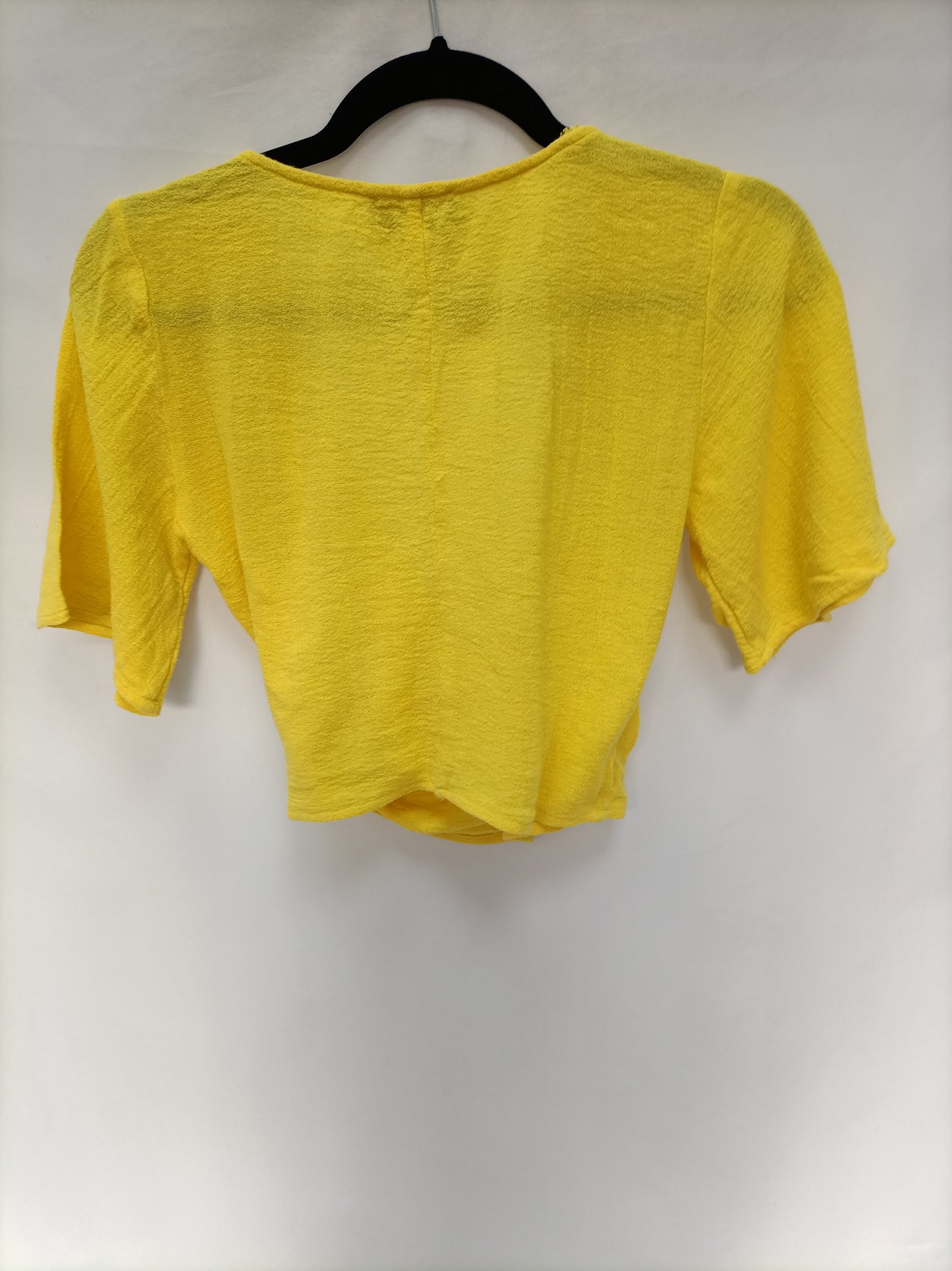 ZARA. Croptop amarillo T.xs