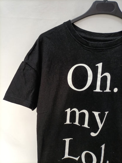 BERSHKA. Camiseta negra letras T.xs