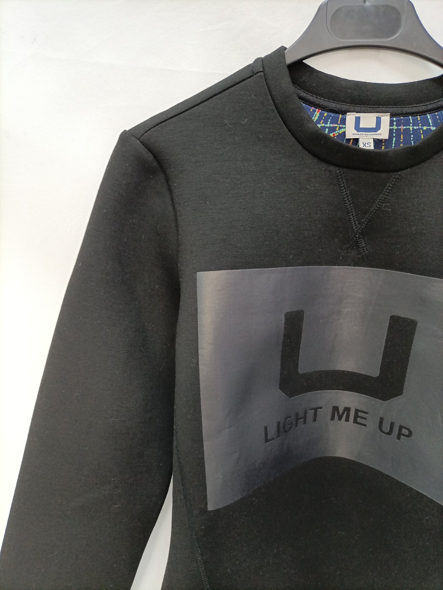 ADOLFO DOMÍNGUEZ. Sudadera negra neopreno T.xs