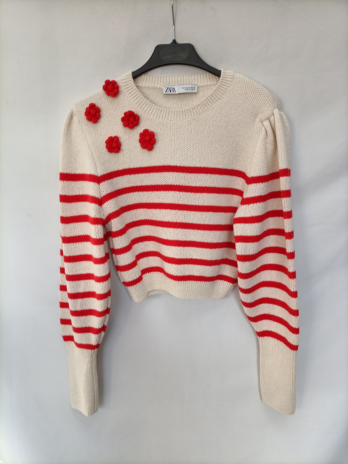 ZARA. Jersey beige con rayas T. M