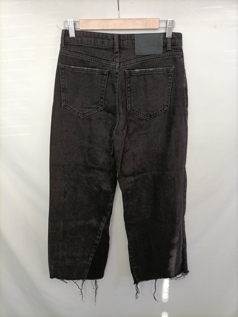 PULL&BEAR. Pantalón culotte negro T.36