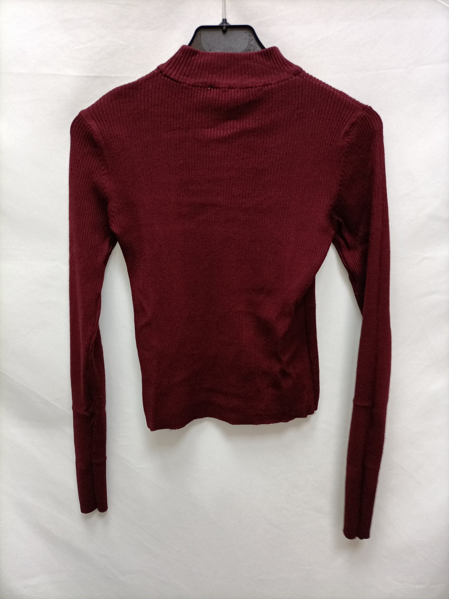 PULL&BEAR. Top burdeos cuello perkins T.m