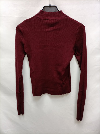 PULL&BEAR. Top burdeos cuello perkins T.m