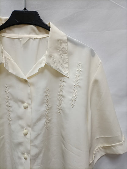 OTRAS. Blusa manga bordada T.u (m/l)