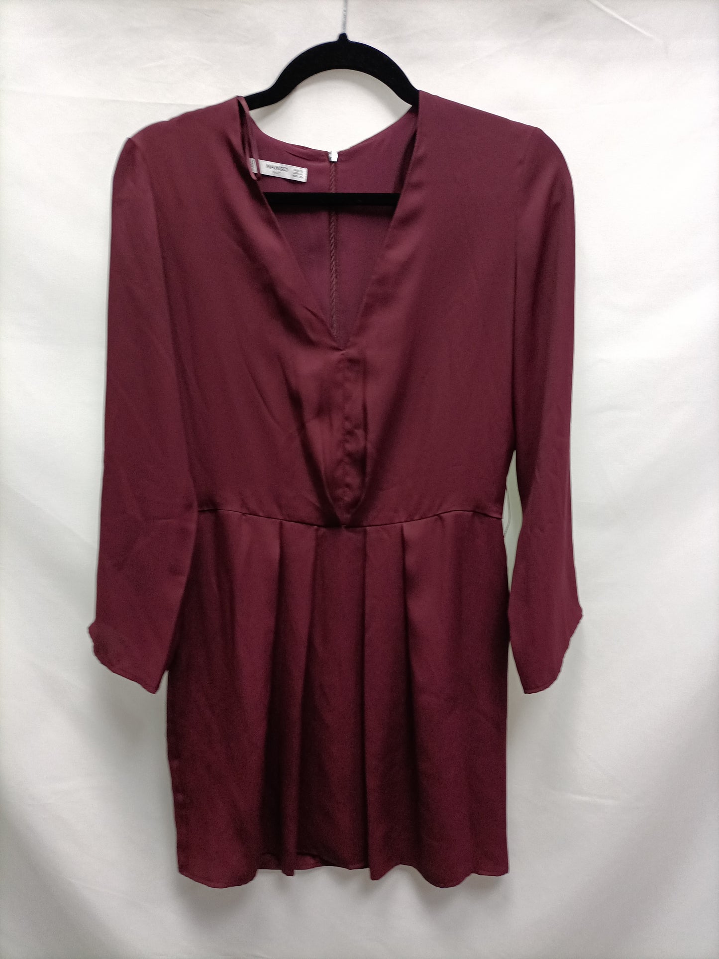 MANGO. Vestido corto burdeos T.s
