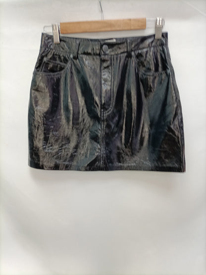 PULL&amp;BEAR. Black vinyl skirt TM
