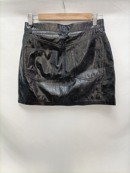 PULL&amp;BEAR. Black vinyl skirt TM