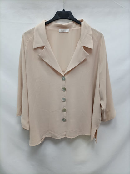 BIMANI. Blusa beige botones T.xl