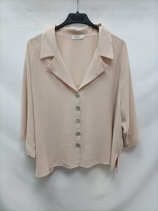 BIMANI. Blusa beige botones T.xl
