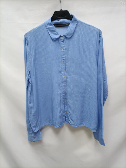 ZARA. Light blue polka dot blouse Tm