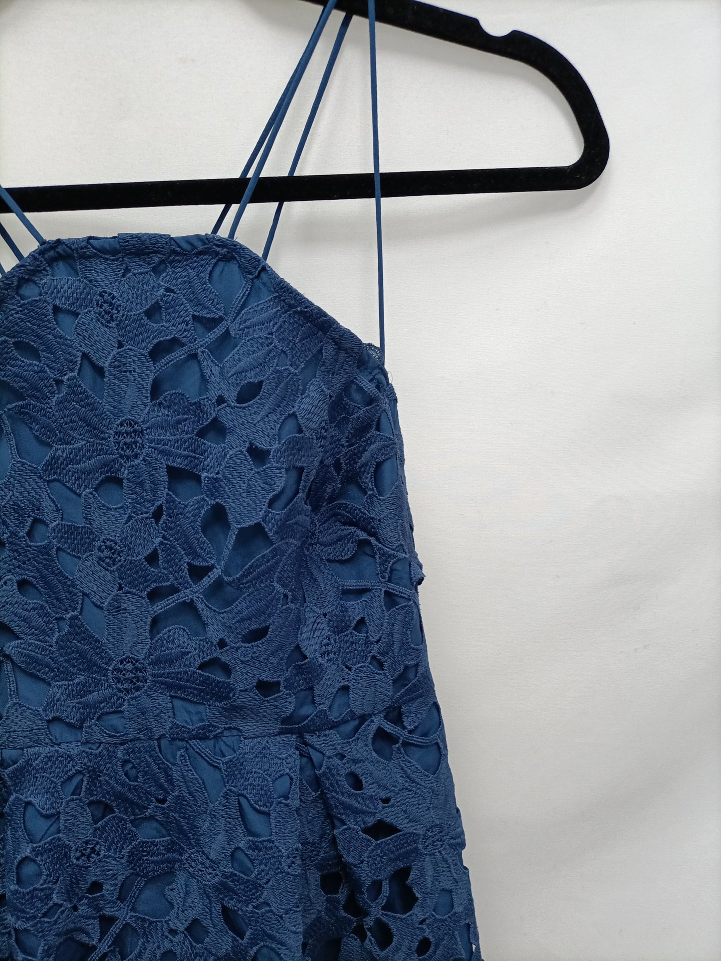 FOREVER21. Blue lace Ts top
