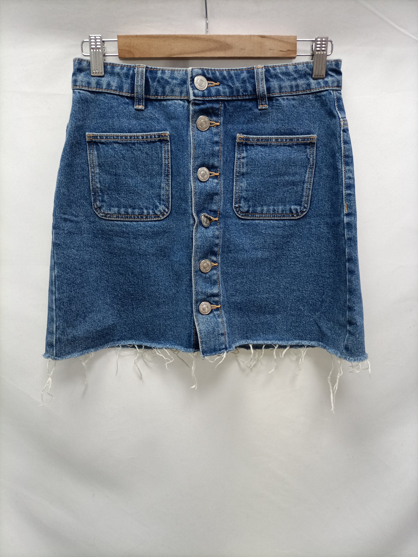 ZARA. Denim skirt with buttons Ts