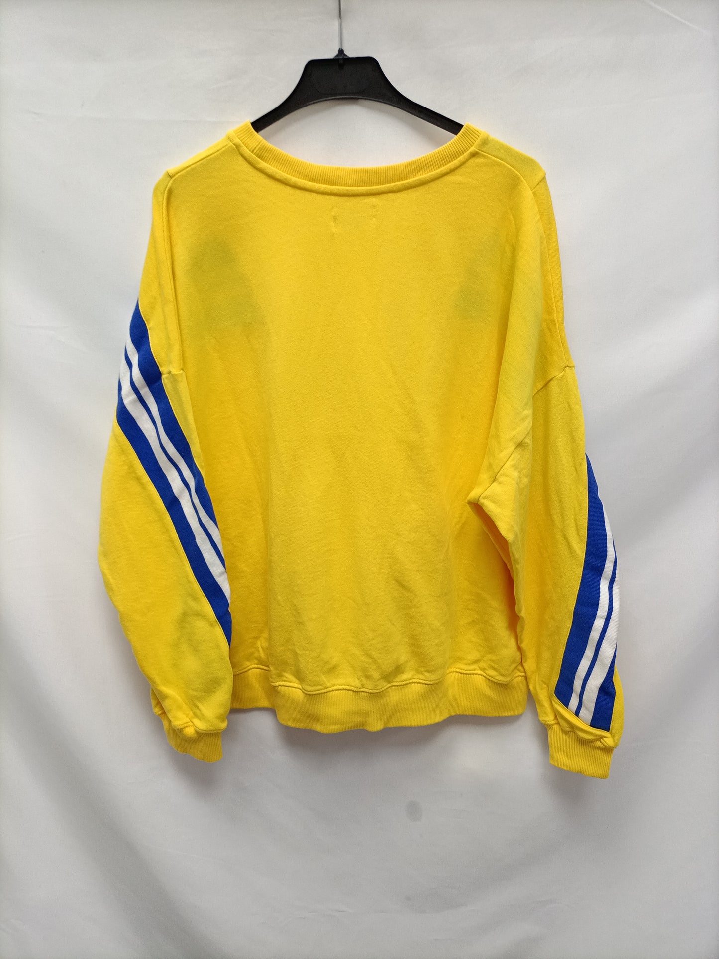 PULL&BEAR. Sudadera amarilla T.l