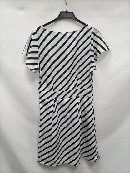 VERO MODA. Flowing striped dress, size 38