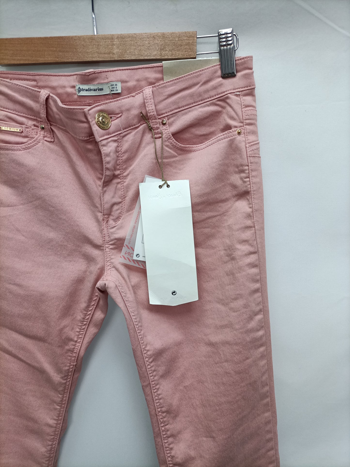 STRADIVARIUS. Pink denim trousers, size 38