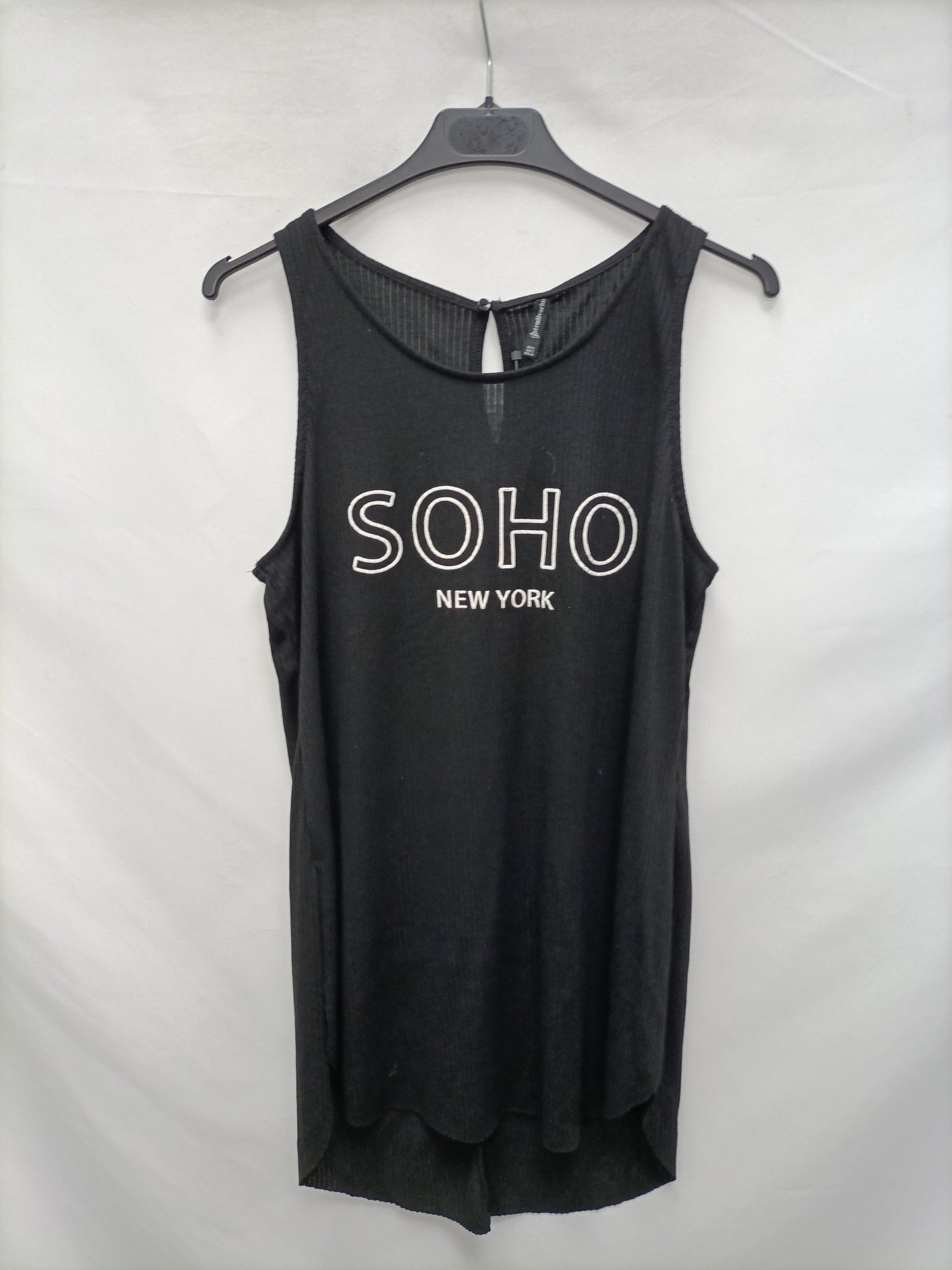 STRADIVARIUS. Top negro canalé "SOHO" T.s