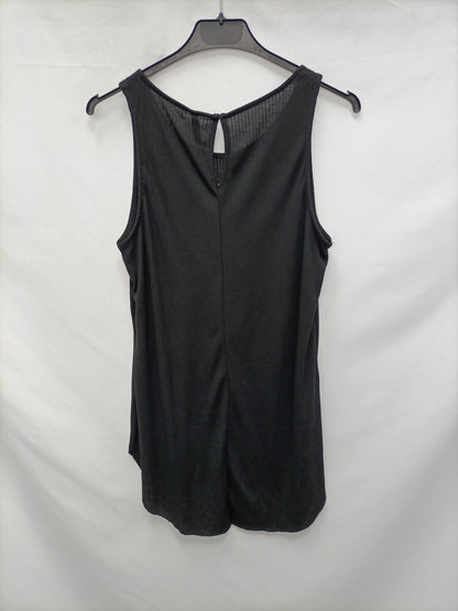 STRADIVARIUS. Top negro canalé "SOHO" T.s