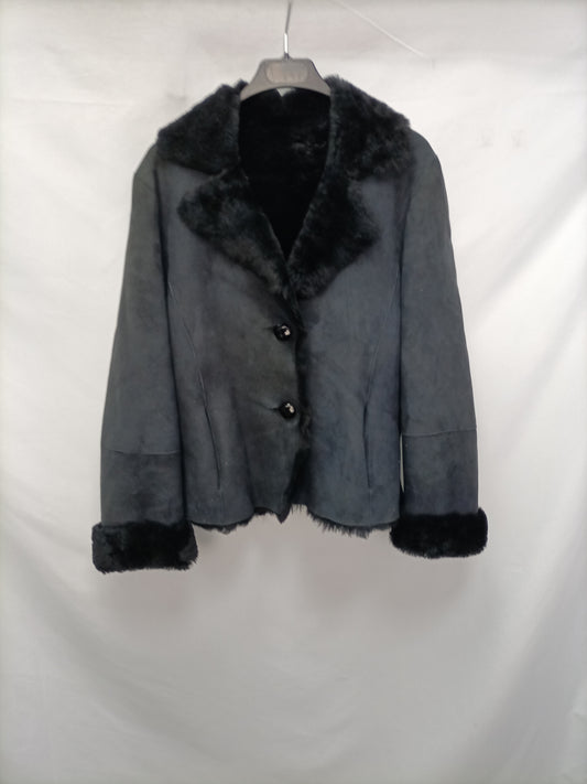 WHIRLWIND. Chaqueta negra piel pelo T.42