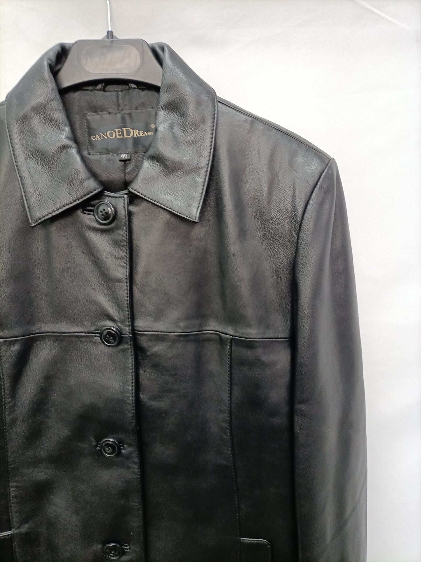 CANOE DREAMS. Chaqueta negra piel  T.40