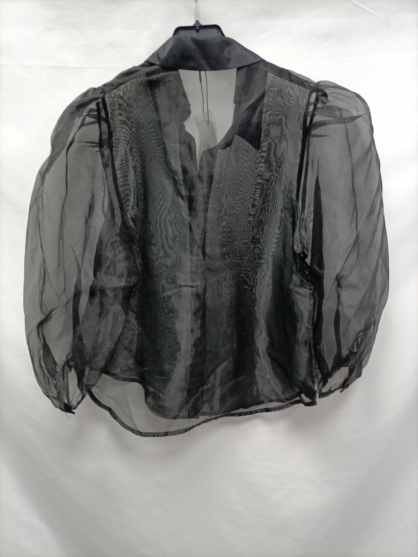 STRADIVARIUS. Blusa negra semitransparente T.m