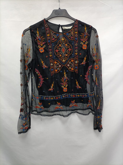 ZARA. Top rejilla bordado T.s