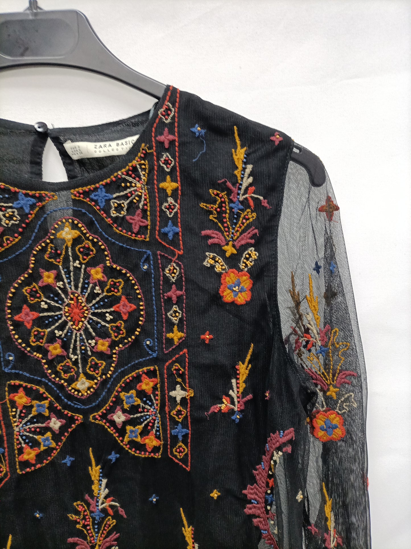 ZARA. Top rejilla bordado T.s