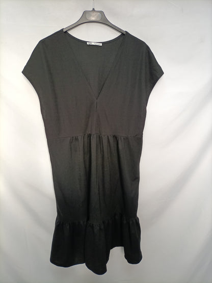 ZARA. Vestido midi negro T.m