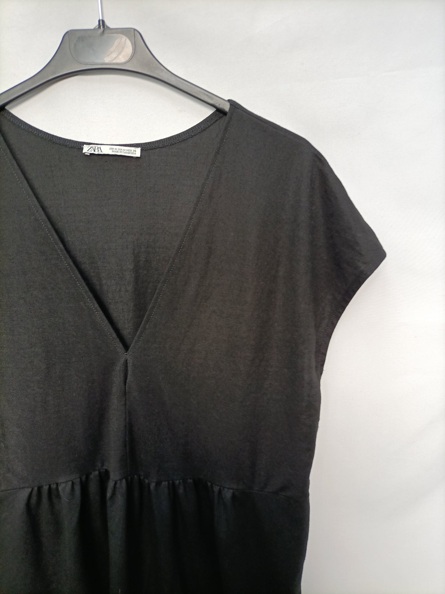 ZARA. Vestido midi negro T.m