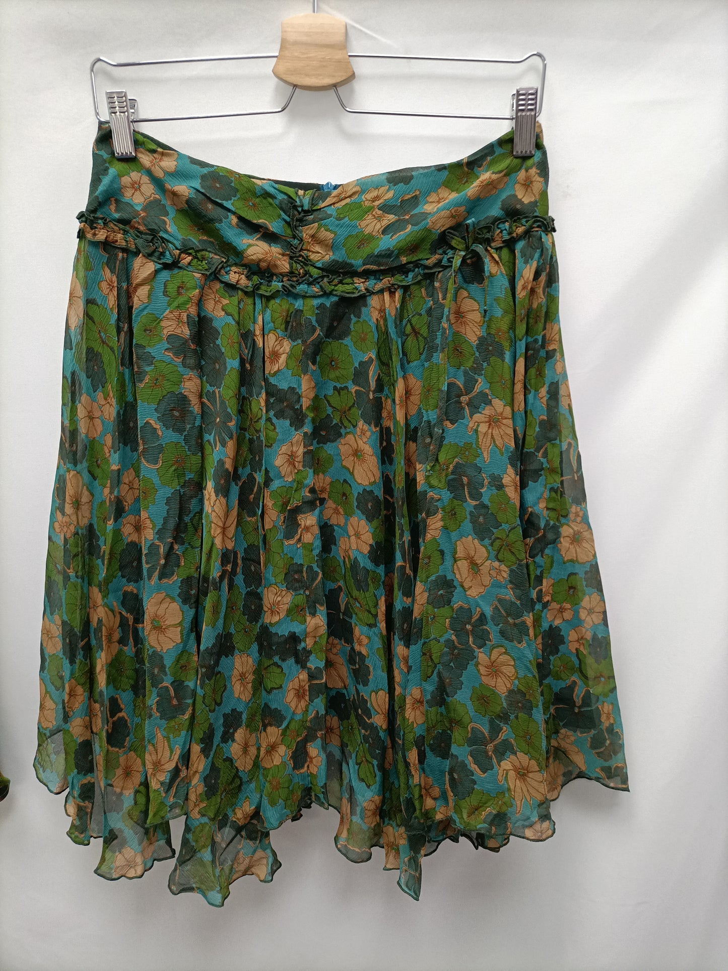 TARA JARMON. Total Look falda fluida  azul estampado flores T.38 Blusa semitransparente estampado flores T.38