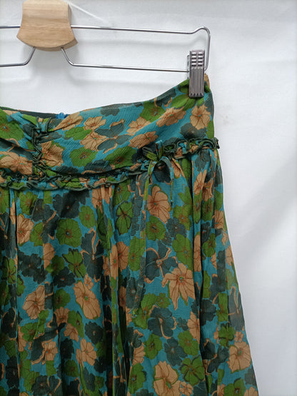 TARA JARMON. Total Look falda fluida  azul estampado flores T.38 Blusa semitransparente estampado flores T.38