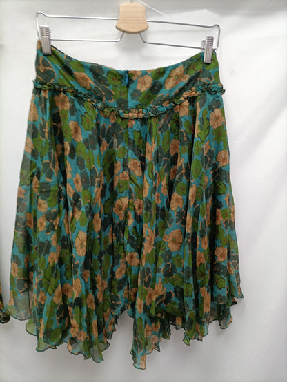 TARA JARMON. Total Look falda fluida  azul estampado flores T.38 Blusa semitransparente estampado flores T.38