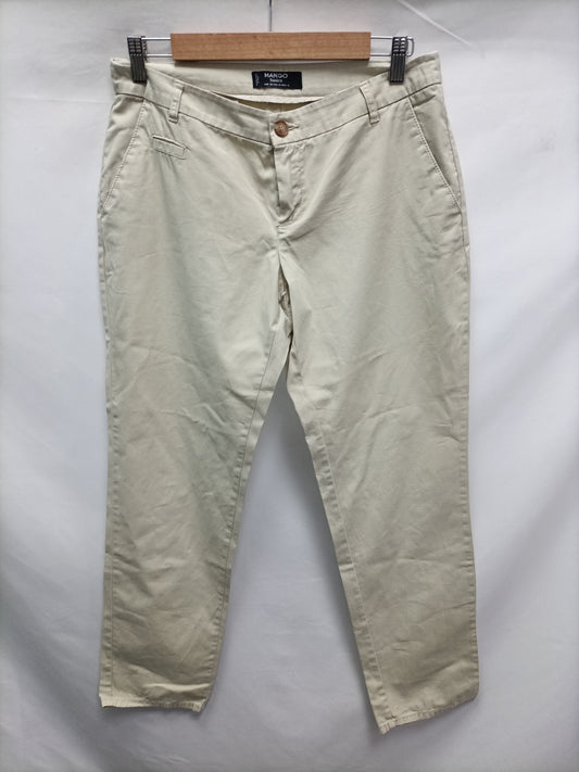 MANGO. Pantalon chino beige T. 38