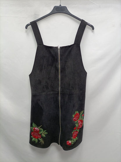 MANGO. Peto negro bordado T.s