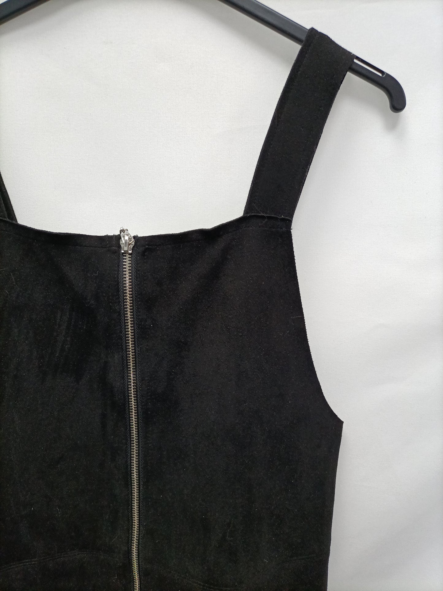 MANGO. Peto negro bordado T.s