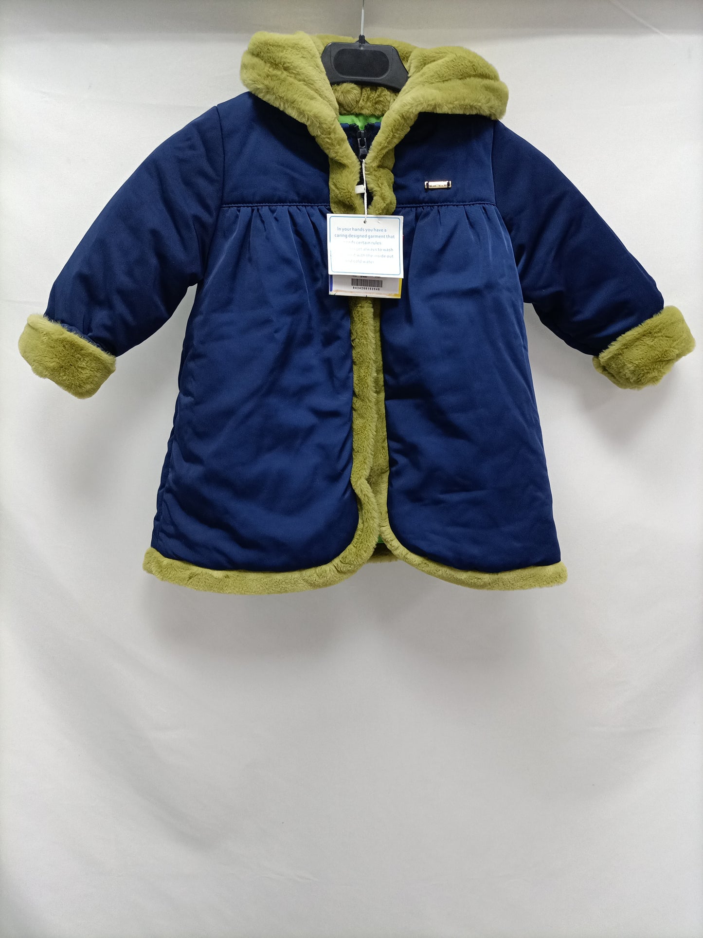 PAN CON CHOCOLATE. Abrigo azul pelito T.2 años