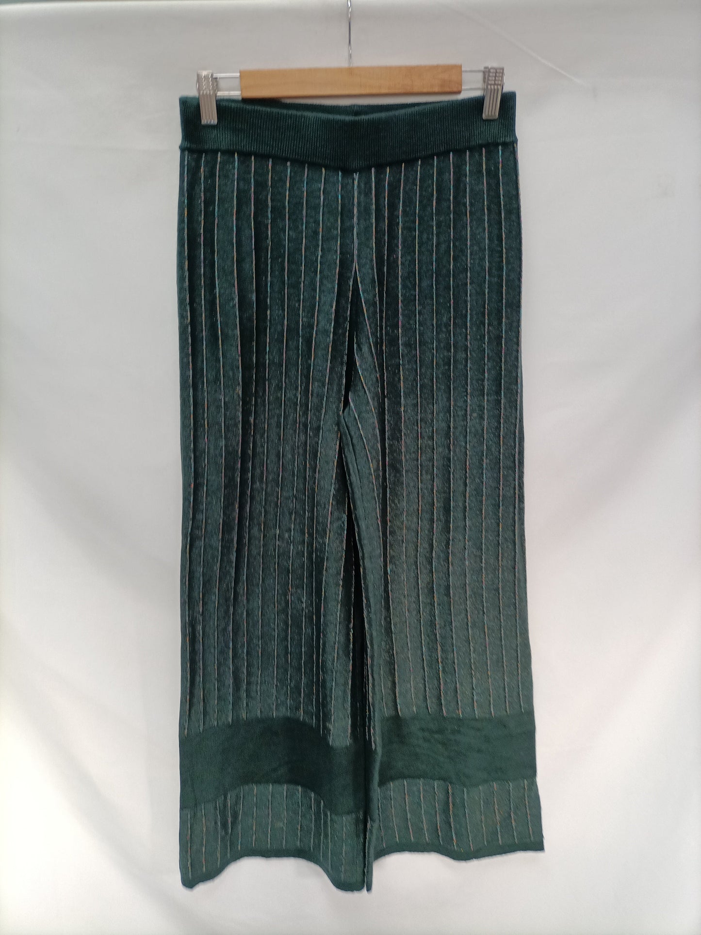 INTROPIA. Pantalón punto verde T.s