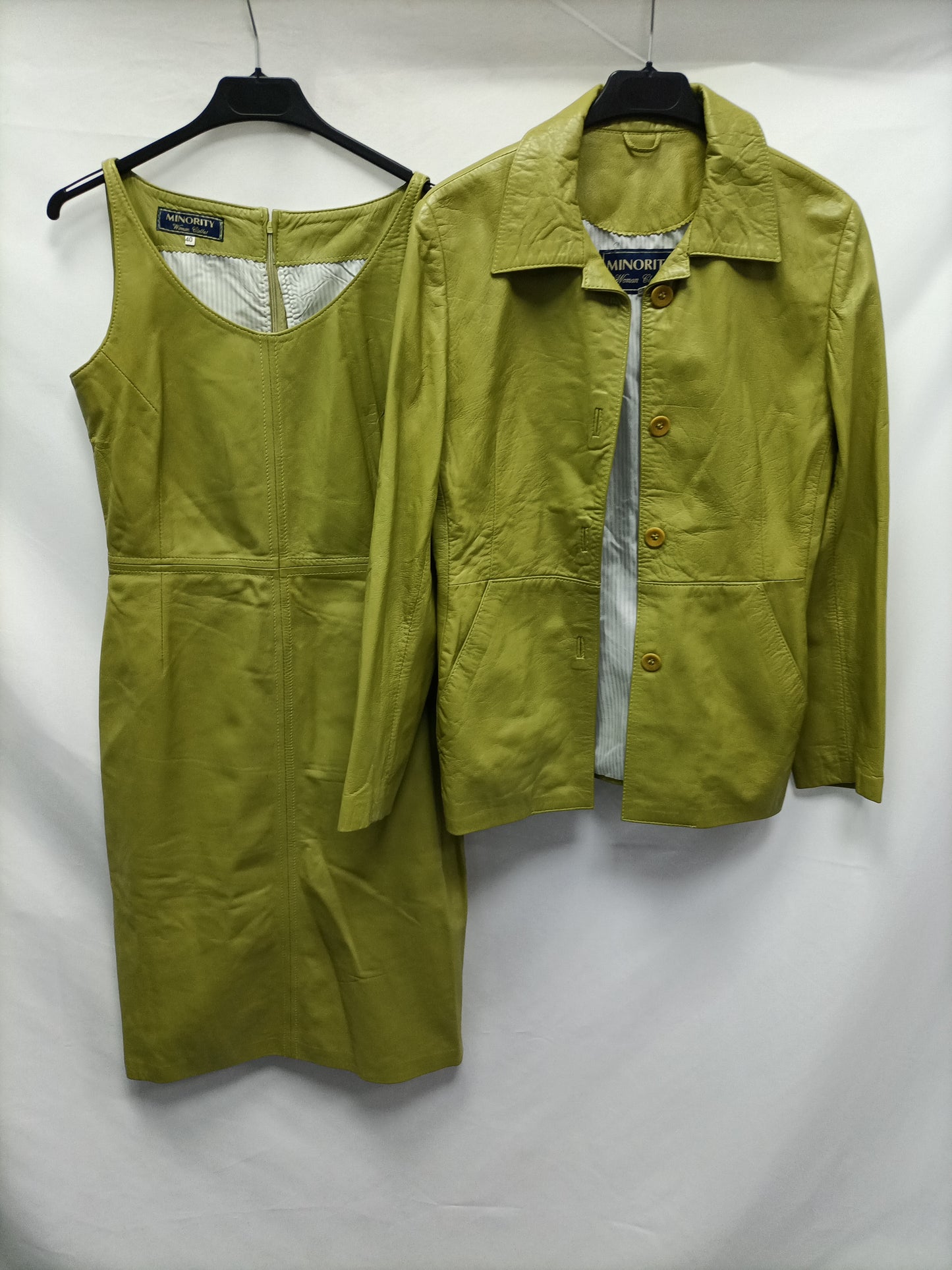 MINORITY. Total look piel T.40