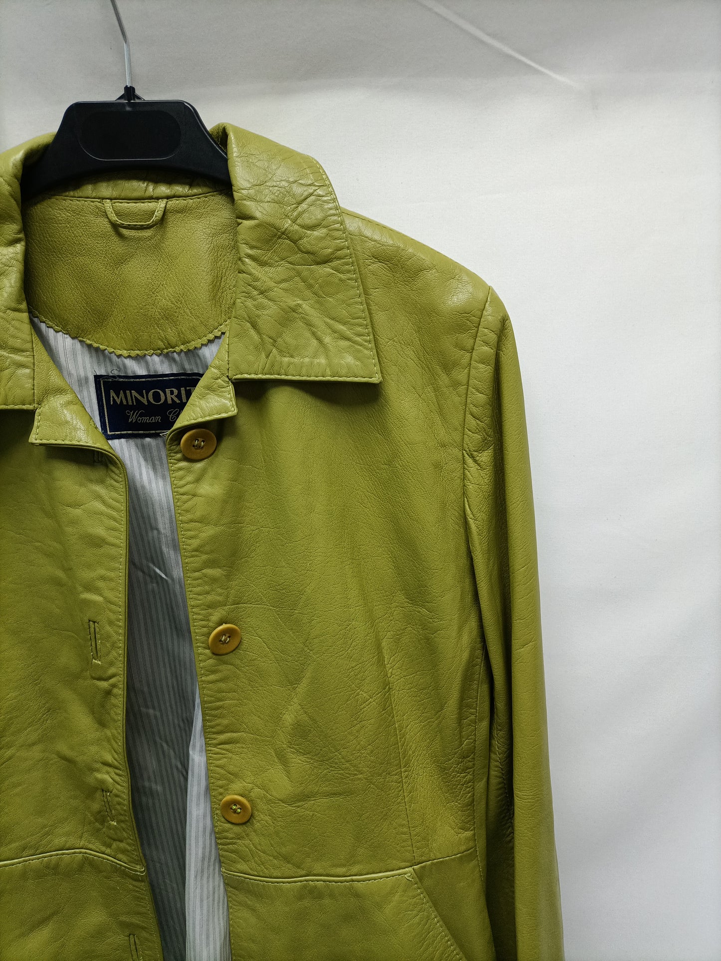 MINORITY. Total look piel T.40