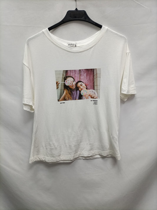STRADIVARIUS. Camiseta blanca fluida T.m