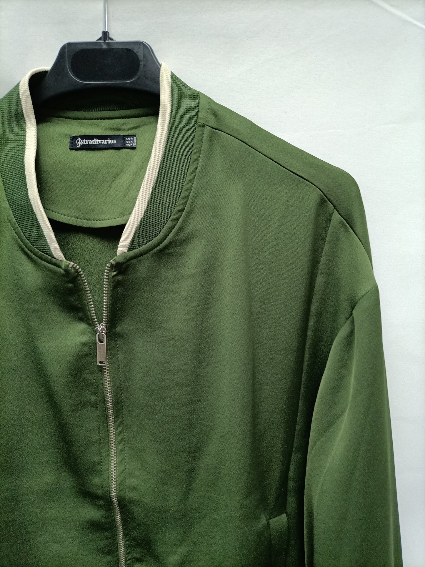 STRADIVARIUS. Bomber verde finita T.s